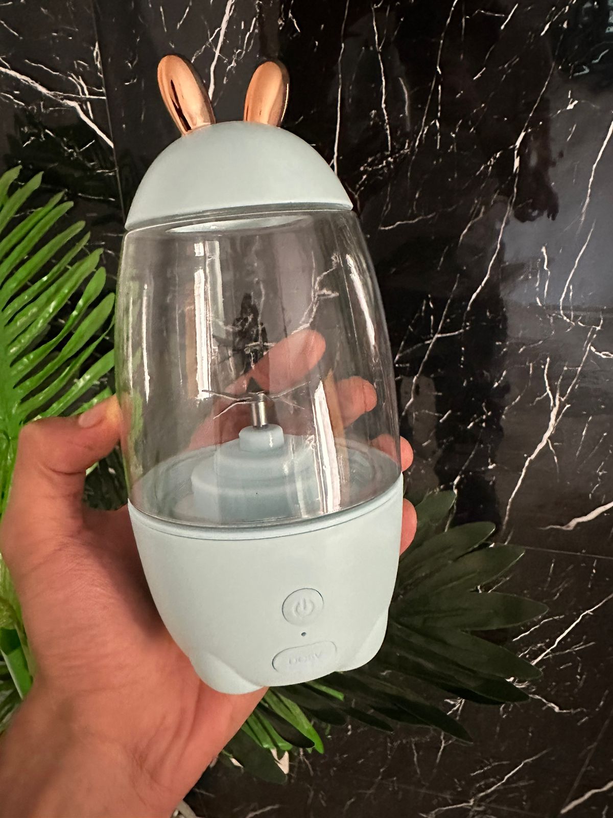 مفرمة محمولة للفواكه والخضروات 