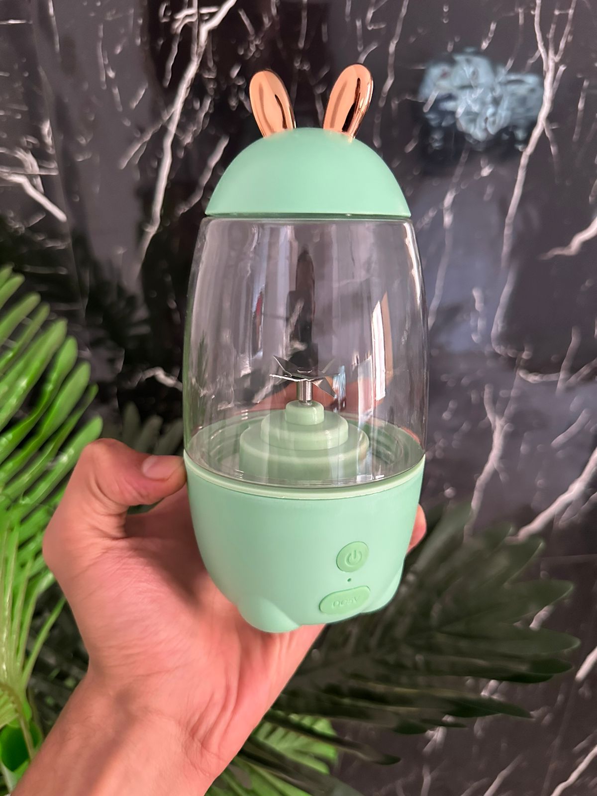 مفرمة محمولة للفواكه والخضروات 