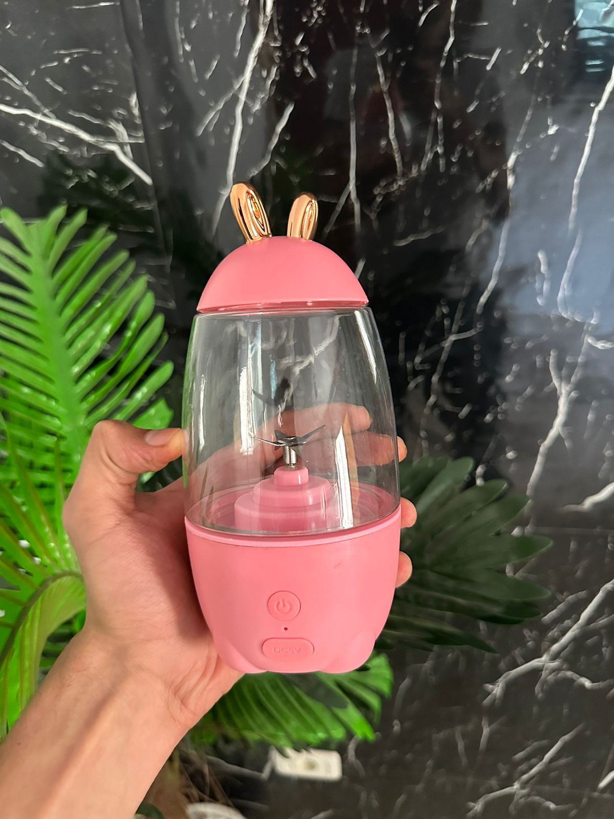 مفرمة محمولة للفواكه والخضروات 